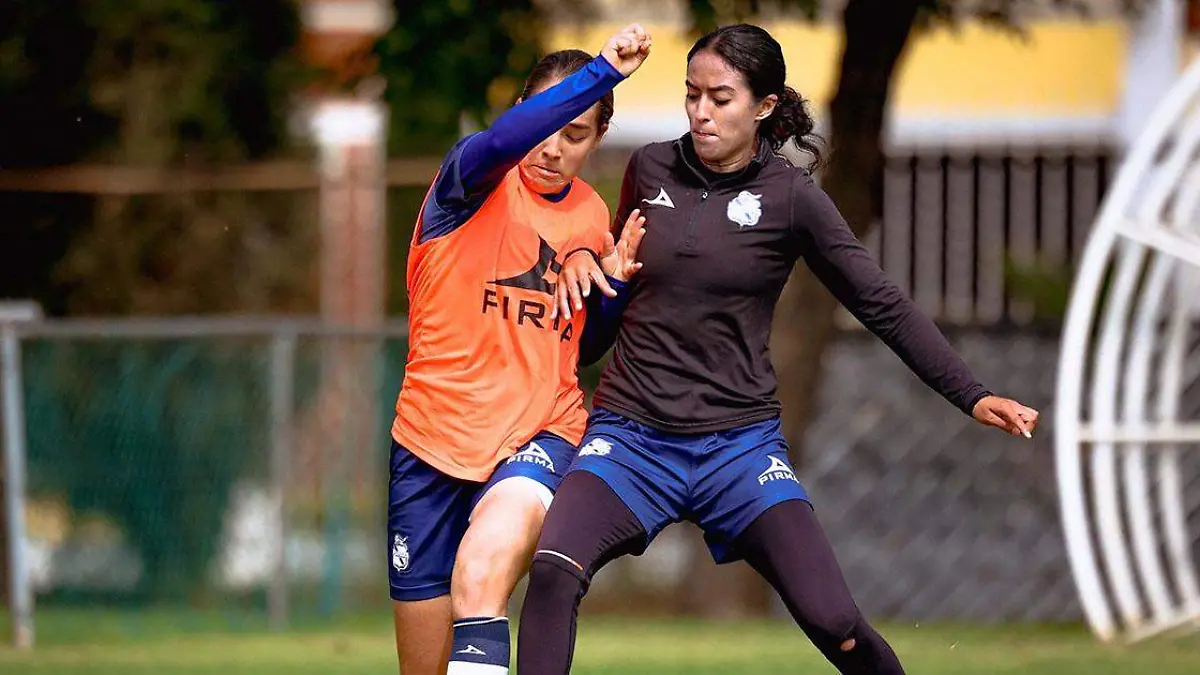 El Club Puebla entrena con el único objetivo de conseguir su primera victoria